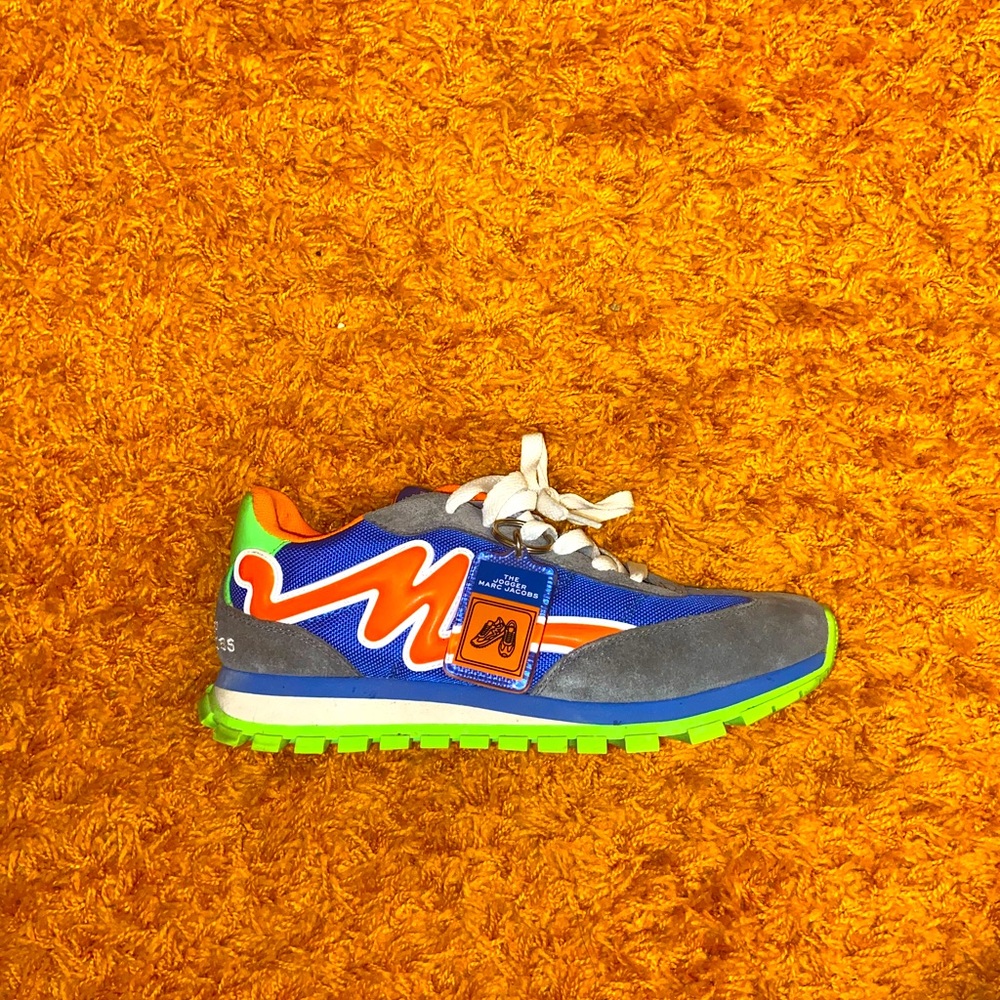 Marc Jacobs Sneaker/jogger 100% authentic. Size 39 fits W9/10. Worn 2x $295